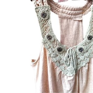 PAPAYA beige sleeveless racerback blouse. Size medium. C131​​​​​